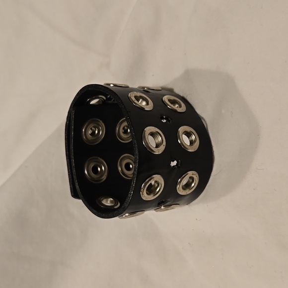 VTG Hot Topic Leather Cuff Bracelet - Picture 4 of 4